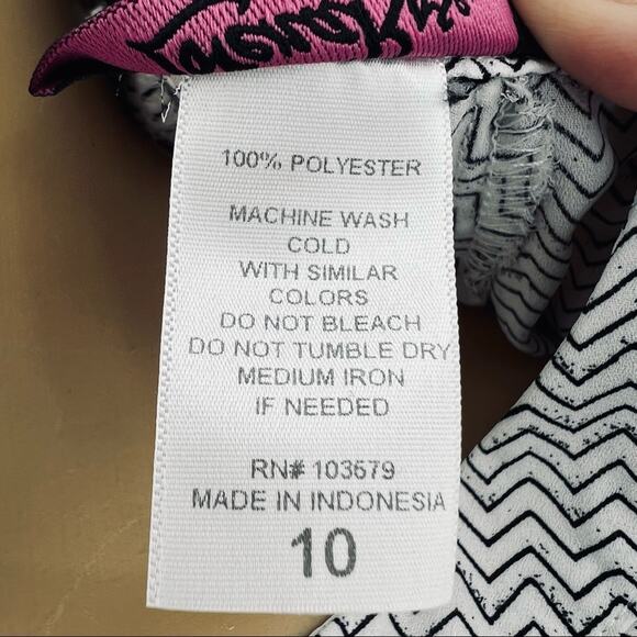 Lorena Rose US 10 Gray Chevron Stripe Short Sleeve Zip Knee Length A Line Dress - Picture 6 of 8